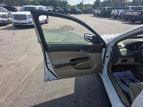 Used 2009 Honda Accord LX image 6