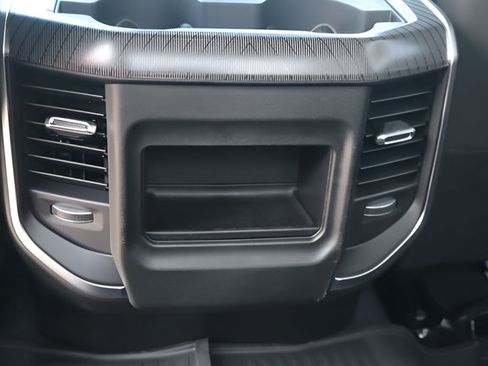 New 2026 RAM 2500 Big Horn AWD/4WD image 13