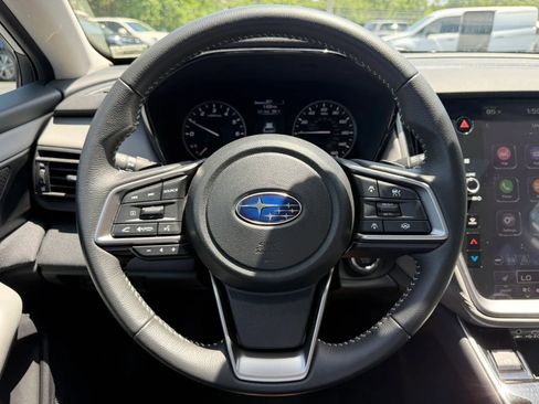 Used 2025 Subaru Outback Premium AWD/4WD image 19
