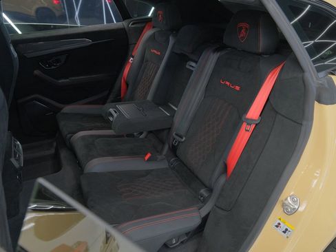 Used 2023 Lamborghini Urus Performante AWD/4WD image 26
