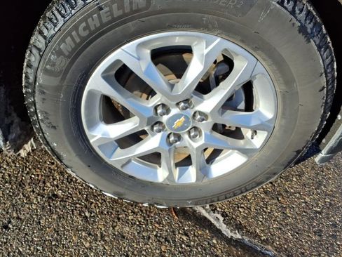Used 2020 Chevrolet Traverse LT image 22