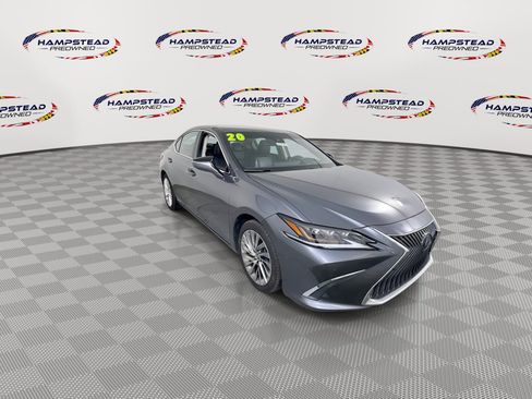Used 2020 Lexus ES 300h Ultra Luxury w/ Accessory Package 2 FWD image 2