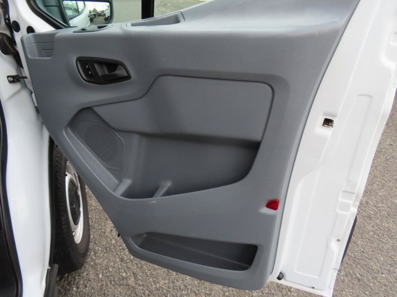Used 2019 Ford Transit 250 130 Low Roof RWD image 27