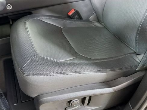 Certified 2023 Land Rover Defender 110 X-Dynamic SE image 22