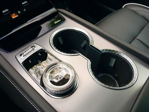 New 2026 Cadillac Vistiq Platinum image 19