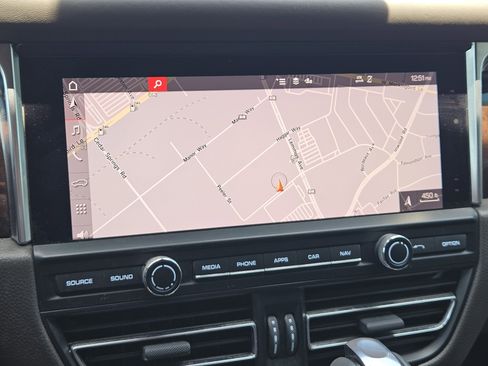 Certified 2020 Porsche Macan S AWD/4WD image 17