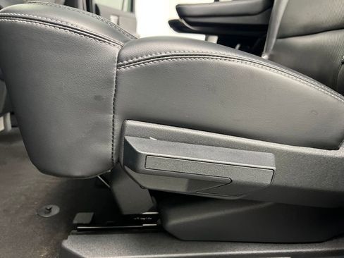 Used 2025 Ford Expedition Platinum AWD/4WD image 14