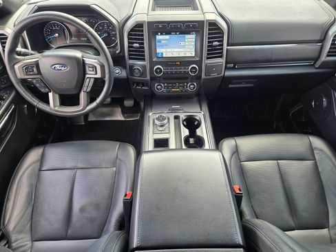 Used 2018 Ford Expedition XLT w/ Equipment Group 202A RWD image 22