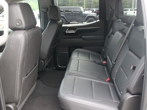 Used 2025 GMC Sierra 1500 SLT AWD/4WD image 33