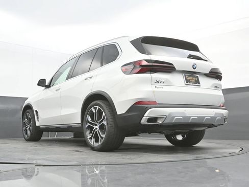 New 2026 BMW X5 sDrive40i w/ Climate Comfort Package RWD image 50