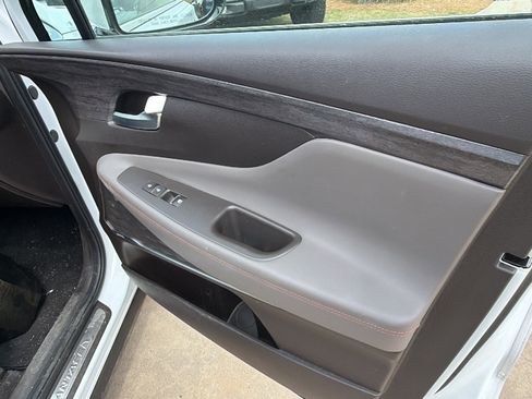 Used 2020 Hyundai Santa Fe Limited image 19