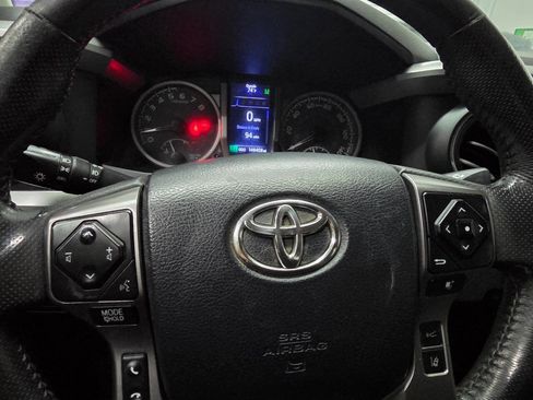 Used 2018 Toyota Tacoma SR5 image 24