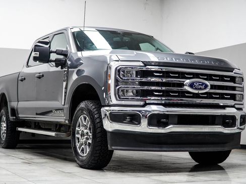 Used 2026 Ford F250 Lariat AWD/4WD image 4