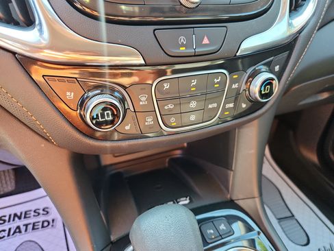 Used 2022 Chevrolet Equinox Premier image 33