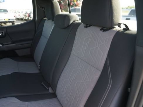 Used 2023 Toyota Tacoma TRD Sport w/ Technology Package RWD image 13