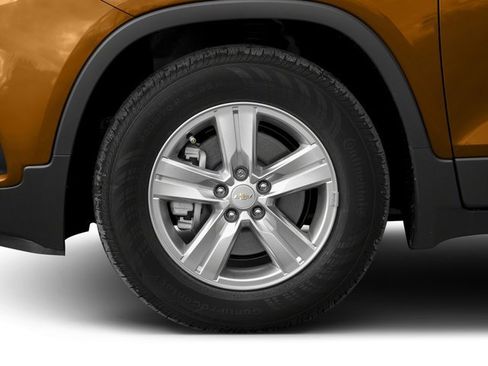 Used 2018 Chevrolet Trax LT w/ LT Convenience Package FWD image 14