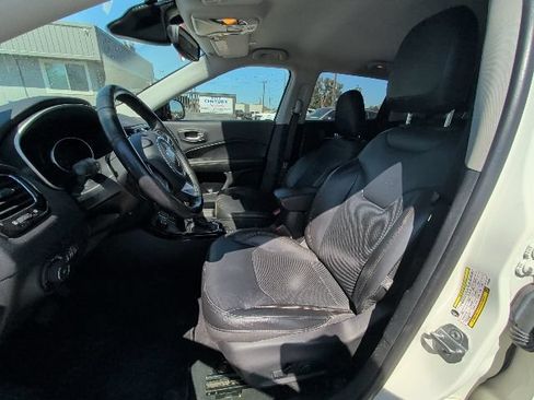 Used 2018 Jeep Compass Limited w/ Navigation Group AWD/4WD image 4