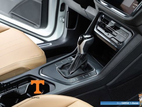 Used 2023 Volkswagen Tiguan SE R-Line image 32