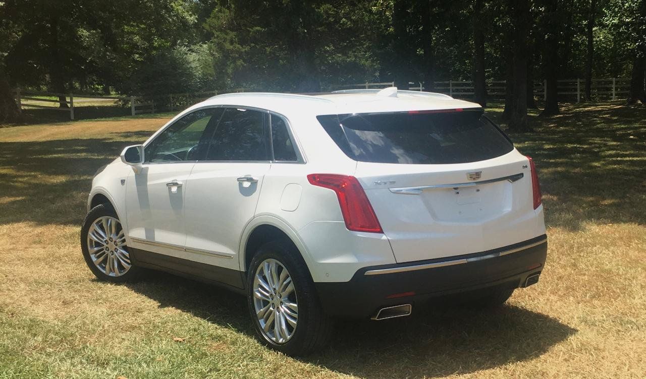 Used 2017 Cadillac XT5 Premium Luxury w/ Driver Assist Package FWD image 3