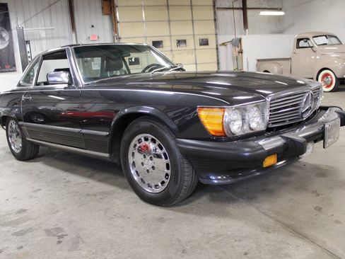 Used 1988 Mercedes-Benz 560 SL image 8