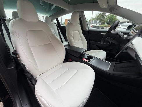 Used 2022 Tesla Model 3 Long Range AWD/4WD image 22