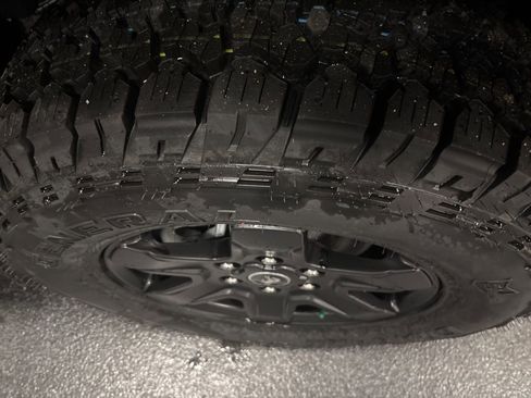 New 2025 Ford Bronco Outer Banks w/ Black Appearance Package image 17