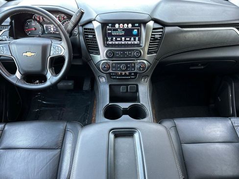 Used 2019 Chevrolet Suburban LT image 13