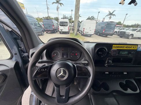 Used 2019 Mercedes-Benz Sprinter 170 image 13