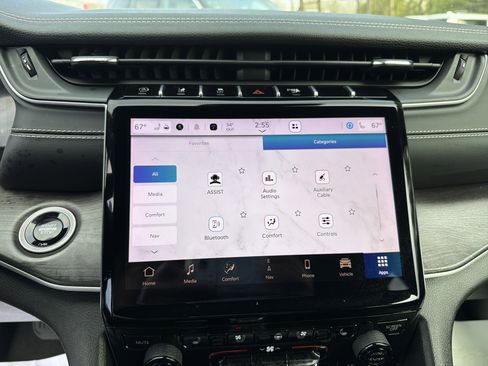 Certified 2024 Jeep Grand Cherokee L Limited w/ Luxury Tech Group II image 26