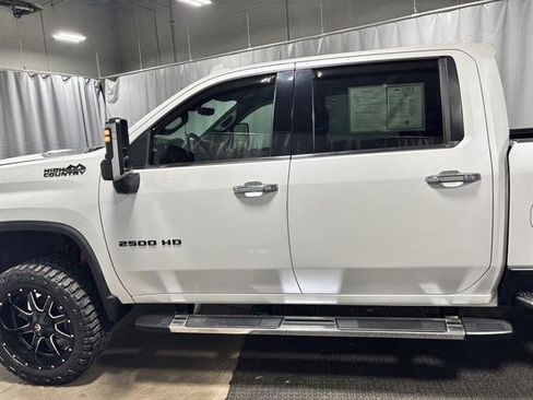 Used 2020 Chevrolet Silverado 2500 High Country w/ Z71 Off-Road Package image 13