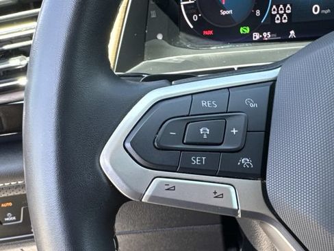 Certified 2024 Volkswagen Atlas SE w/ Panoramic Sunroof Package FWD image 8