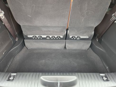 Used 2025 Chrysler Pacifica Pinnacle FWD image 38