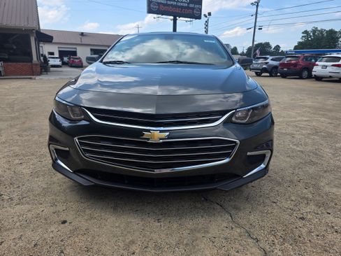 Used 2018 Chevrolet Malibu LS w/ LPO, Convenience Package 1 FWD image 2