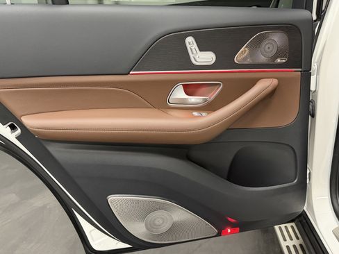 Used 2024 Mercedes-Benz GLS 450 4MATIC image 40