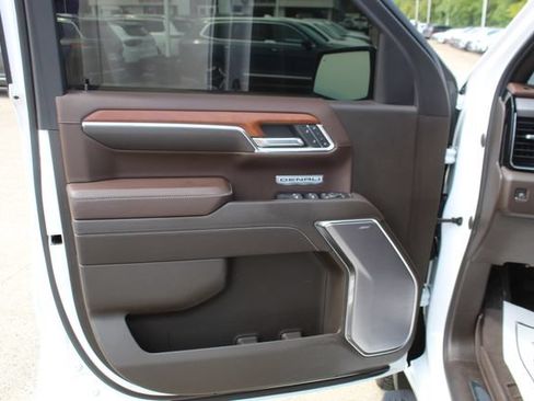 Used 2022 GMC Sierra 1500 Denali AWD/4WD image 11