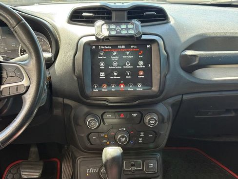 Used 2018 Jeep Renegade Trailhawk w/ UConnect 8.4 Nav Group AWD/4WD image 14