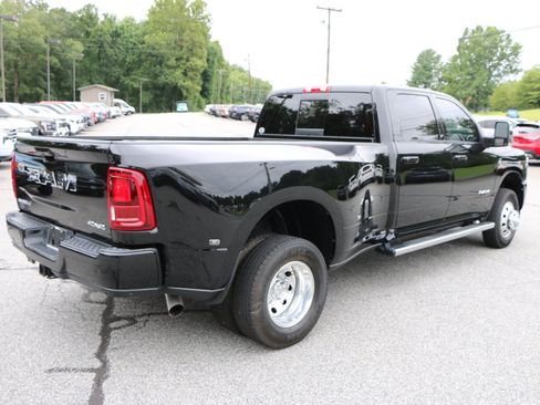 Used 2025 RAM 3500 Laramie AWD/4WD image 7