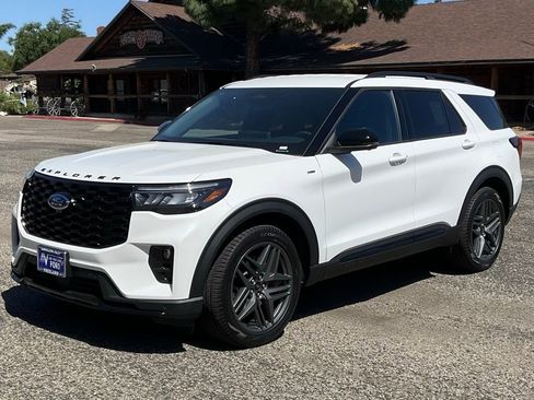 New 2026 Ford Explorer ST-Line w/ ST-Line Street Pack image 2