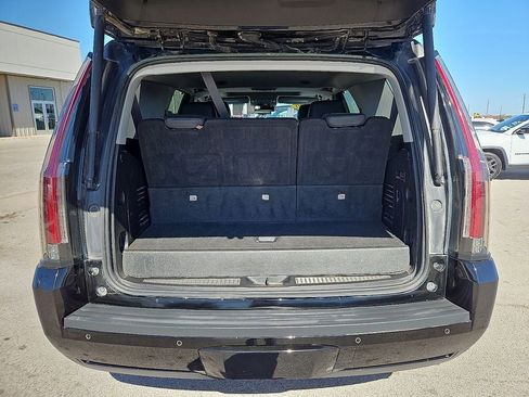 Used 2020 Cadillac Escalade Luxury w/ Escalade Sport Edition AWD/4WD image 15