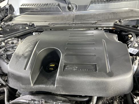 Used 2023 Land Rover Defender 90 X-Dynamic SE AWD/4WD image 30