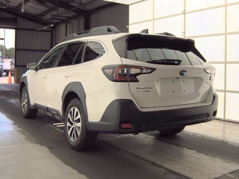 Used 2023 Subaru Outback Premium AWD/4WD image 4