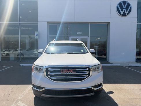 Used 2019 GMC Acadia SLT image 2