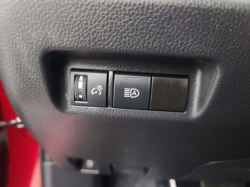 Used 2025 Toyota RAV4 XLE image 27