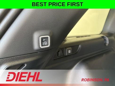 New 2026 Jeep Grand Cherokee Limited w/ Luxury Tech Group II AWD/4WD image 11