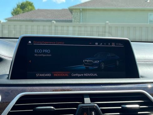 Used 2020 BMW 750i xDrive w/ Executive Package AWD/4WD image 45
