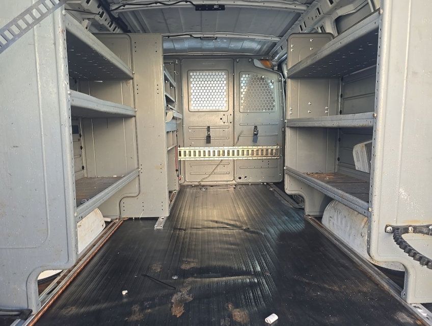 Used 2015 Chevrolet Express 2500 RWD image 9