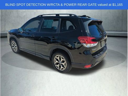 Used 2023 Subaru Forester Premium AWD/4WD image 3