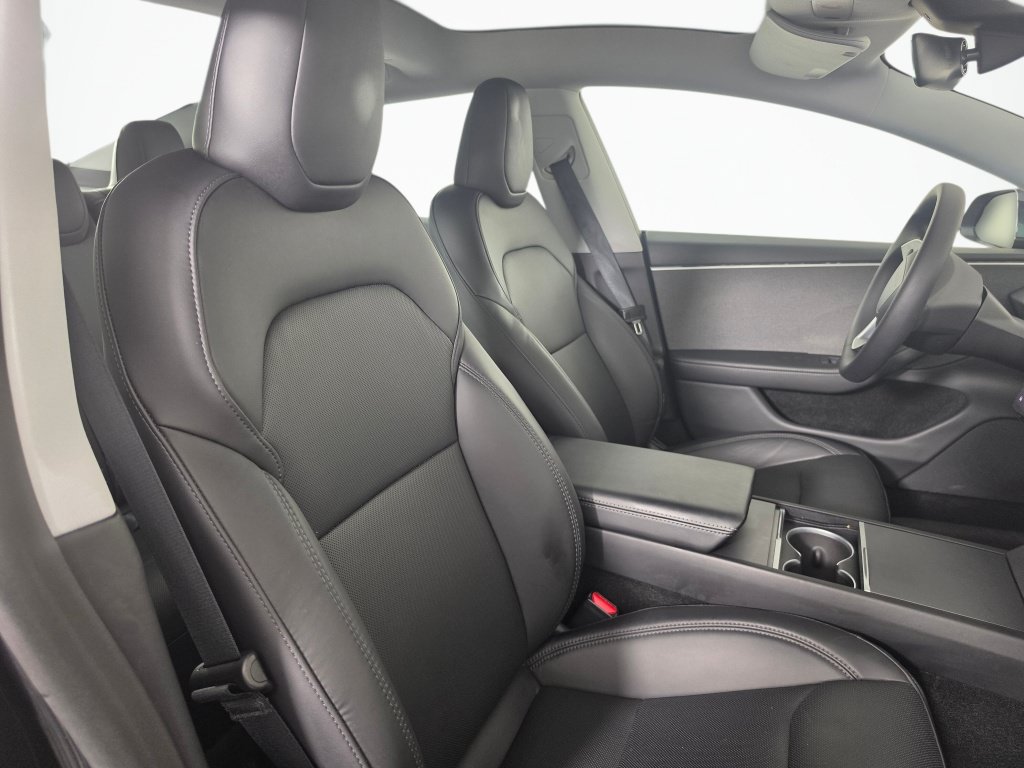 Used 2025 Tesla Model 3 Long Range RWD image 35