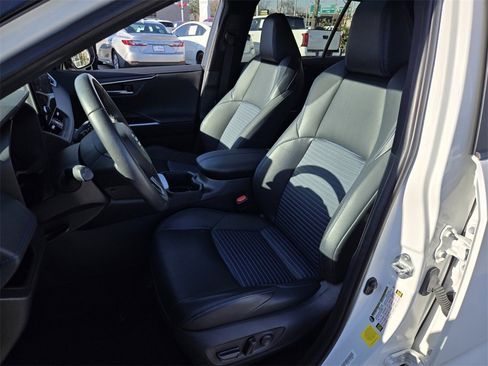 Used 2024 Toyota RAV4 XSE image 9