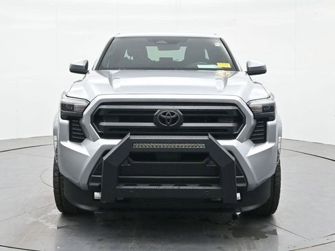 Used 2025 Toyota Tacoma SR5 image 2